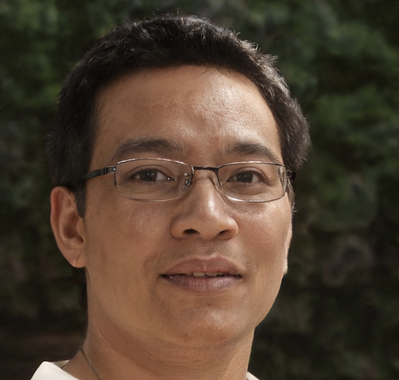 Portrait of Dr. Daniel Tran